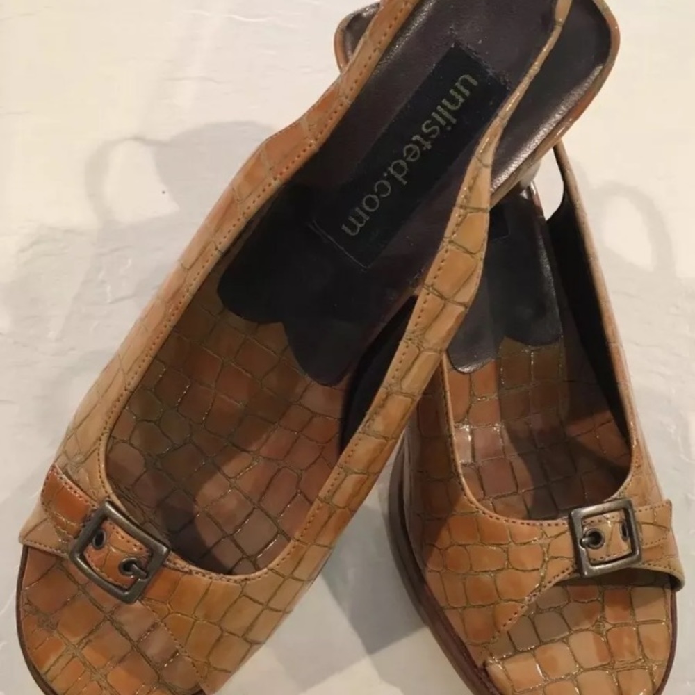 Unlisted.com Faux Croc Sling Back Shoes Size 8.5